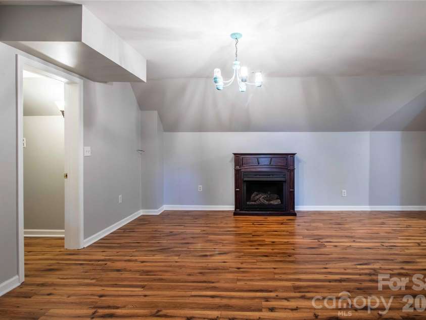 142 Blake Drive, Canton, NC 28716.  MLS# CAR4392775, YatesRealty ID 30427. 