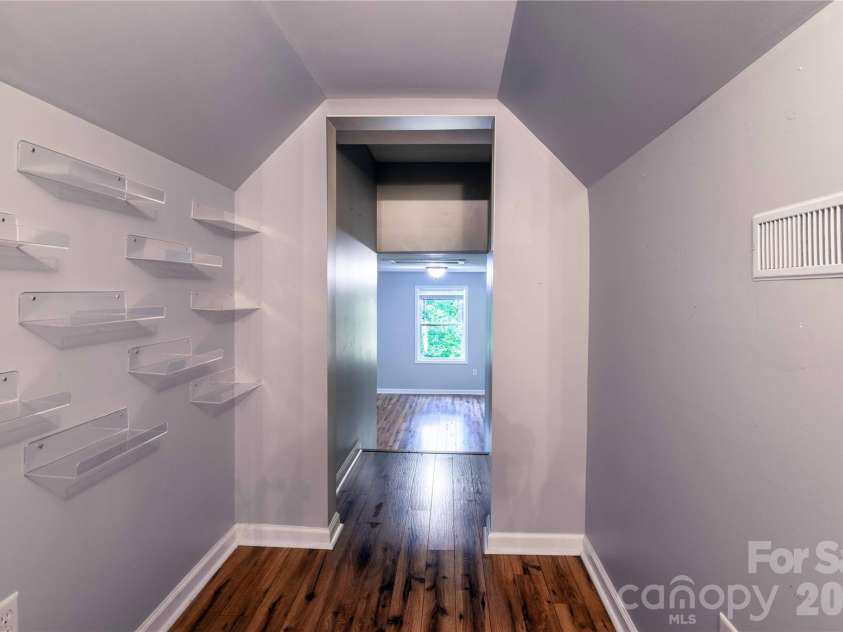 142 Blake Drive, Canton, NC 28716.  MLS# CAR4392775, YatesRealty ID 30427. 