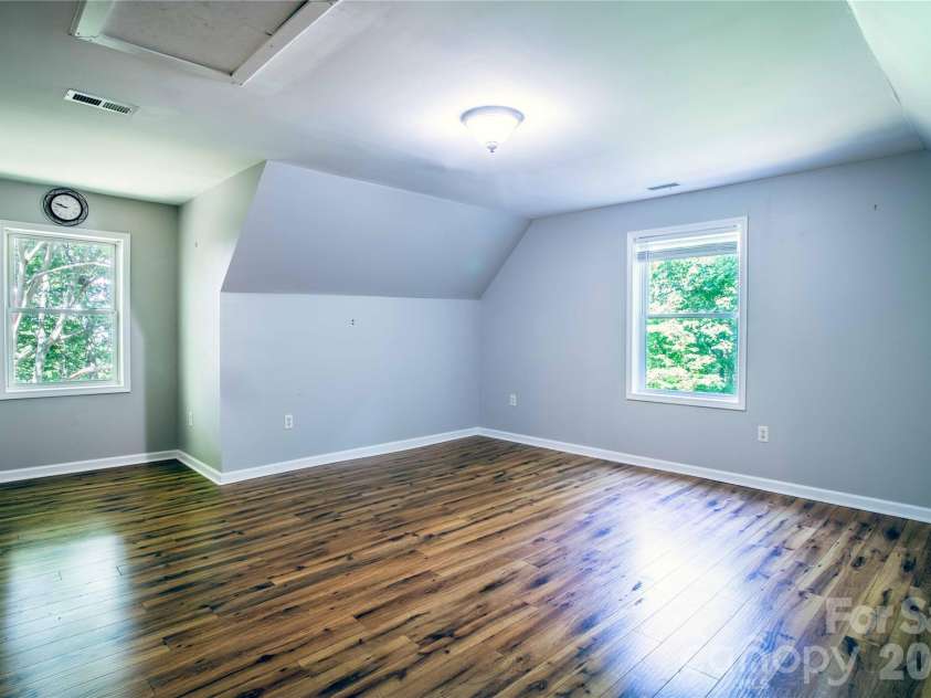 142 Blake Drive, Canton, NC 28716.  MLS# CAR4392775, YatesRealty ID 30427. 