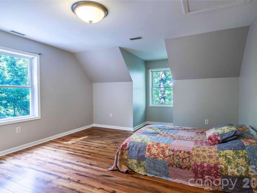 142 Blake Drive, Canton, NC 28716.  MLS# CAR4392775, YatesRealty ID 30427. 