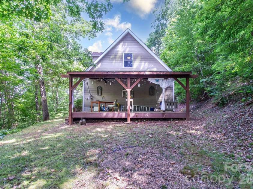 142 Blake Drive, Canton, NC 28716.  MLS# CAR4392775, YatesRealty ID 30427. 