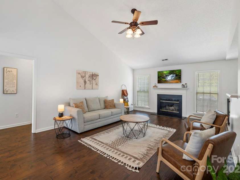 30 Morning Mist Road, Fletcher, NC 28732.  MLS# CAR4279362, YatesRealty ID 30428. Open living room