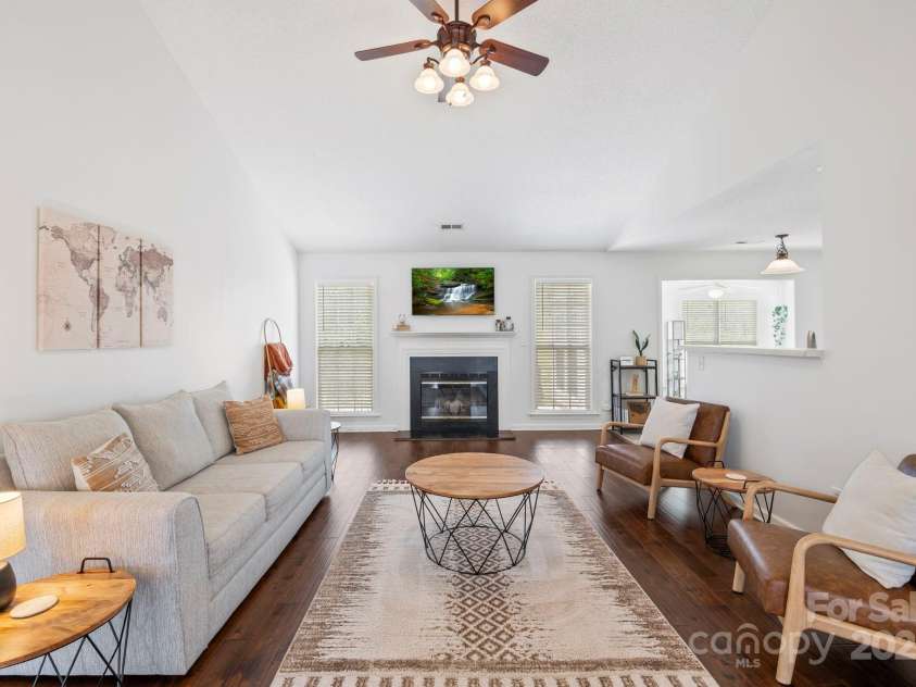 30 Morning Mist Road, Fletcher, NC 28732.  MLS# CAR4279362, YatesRealty ID 30428. With vaulted ceilings