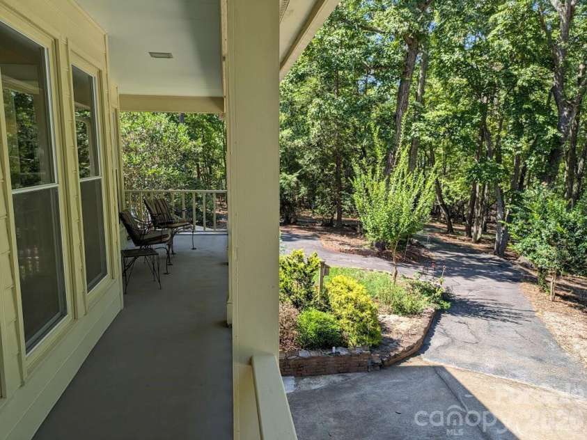 675 Fox Run Lane, Tryon, NC 28782.  MLS# CAR4386528, YatesRealty ID 30428. 