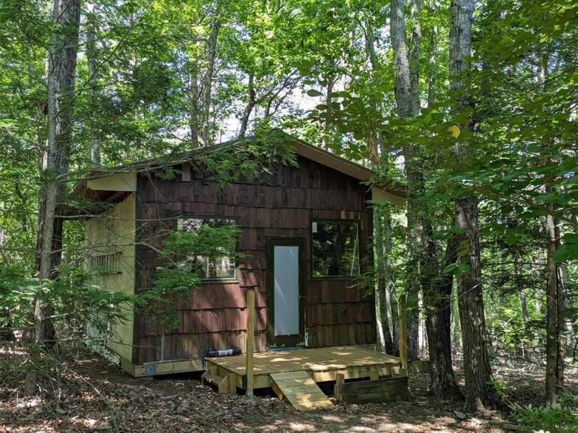675 Fox Run Lane, Tryon, NC 28782.  MLS# CAR4386528, YatesRealty ID 30428. 
