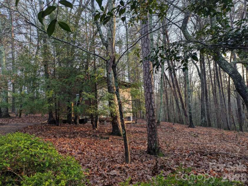 675 Fox Run Lane, Tryon, NC 28782.  MLS# CAR4386528, YatesRealty ID 30428. 