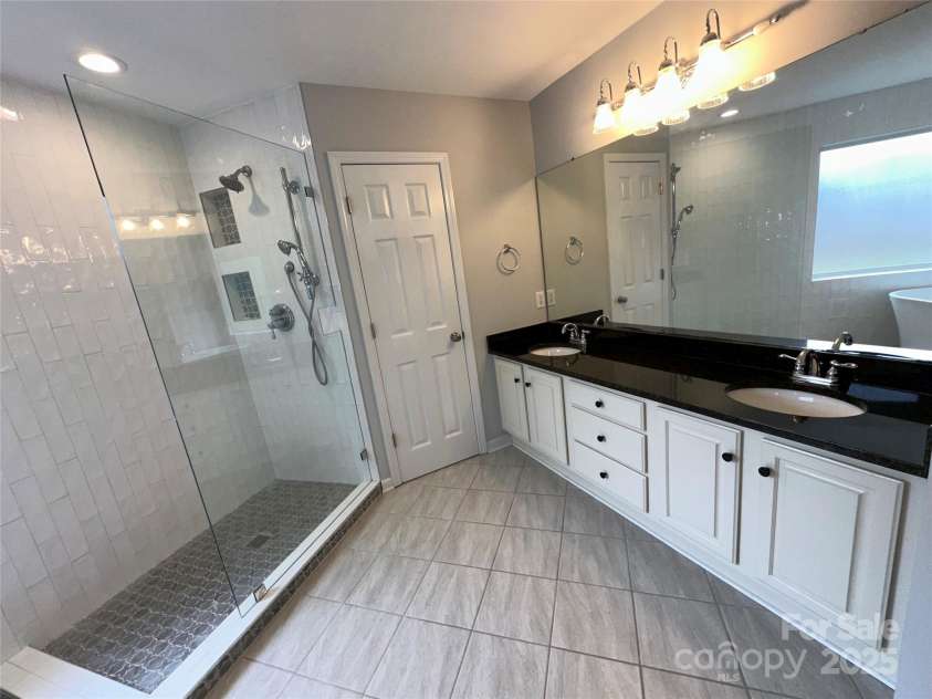 2260 Bilverlor Court, Mount Pleasant, NC 28124.  MLS# CAR4288027, YatesRealty ID 30429. Master Bath