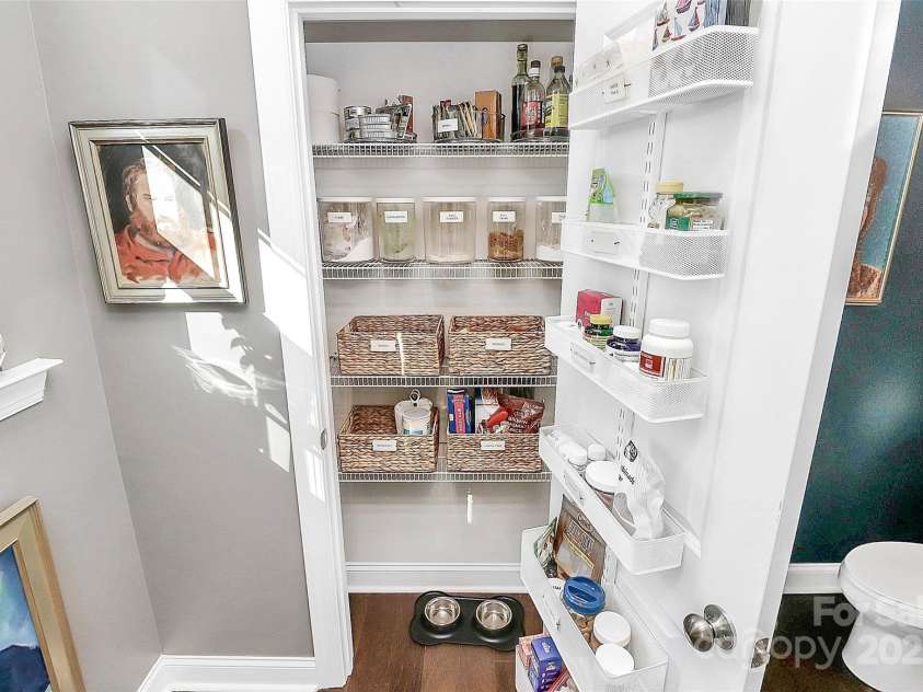1244 Madison Towns Lane, Charlotte, NC 28209.  MLS# CAR4224877, YatesRealty ID 3043. 