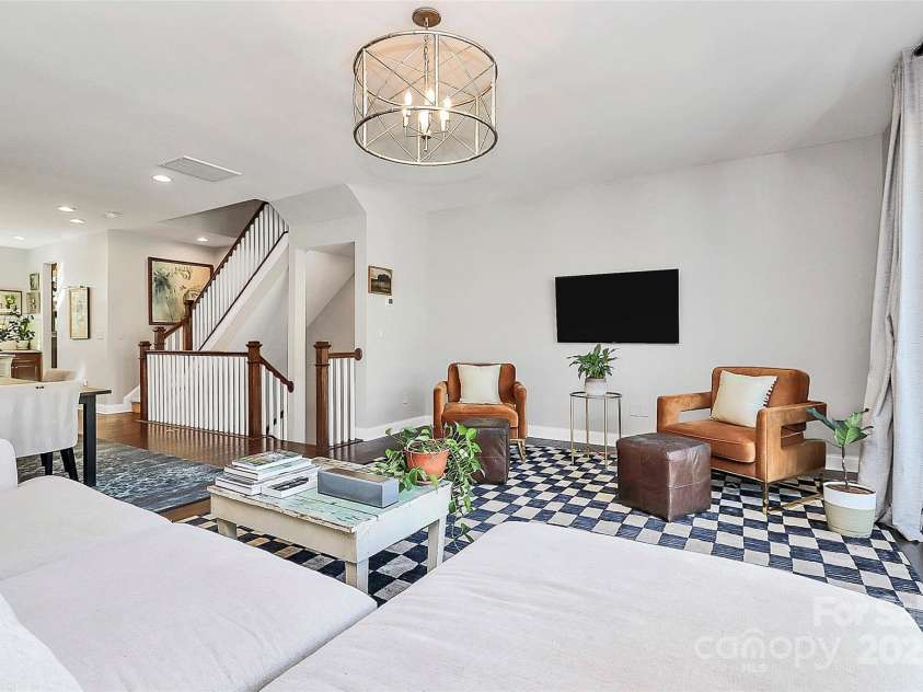 1244 Madison Towns Lane, Charlotte, NC 28209.  MLS# CAR4224877, YatesRealty ID 3043. 
