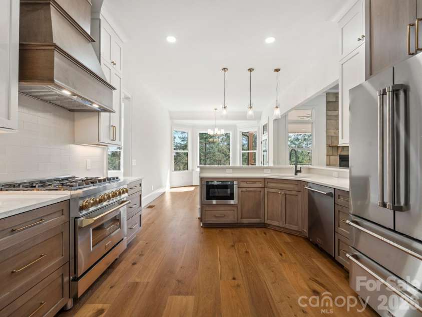 2024 Jumping Run, Connelly Springs, NC 28612.  MLS# CAR4336928, YatesRealty ID 3043. Gourmet kitchen