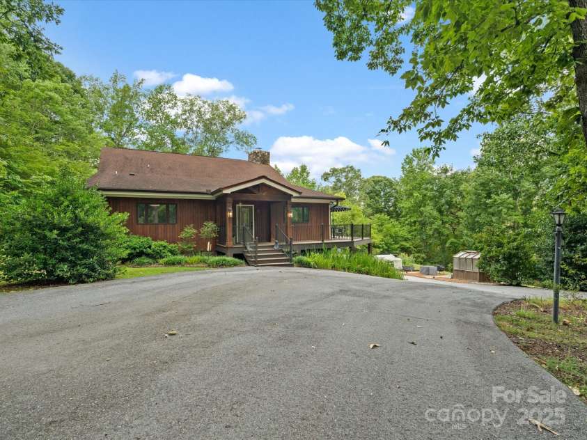 257 Flintlock Drive, York, SC 29745.  MLS# CAR4282987, YatesRealty ID 30431. 