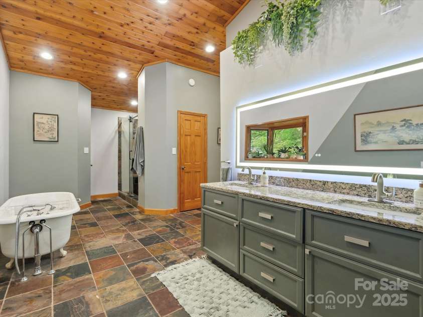 257 Flintlock Drive, York, SC 29745.  MLS# CAR4282987, YatesRealty ID 30431. 