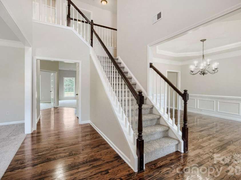5613 Shenandoah Drive, Waxhaw, NC 28173.  MLS# CAR4392494, YatesRealty ID 30431. 