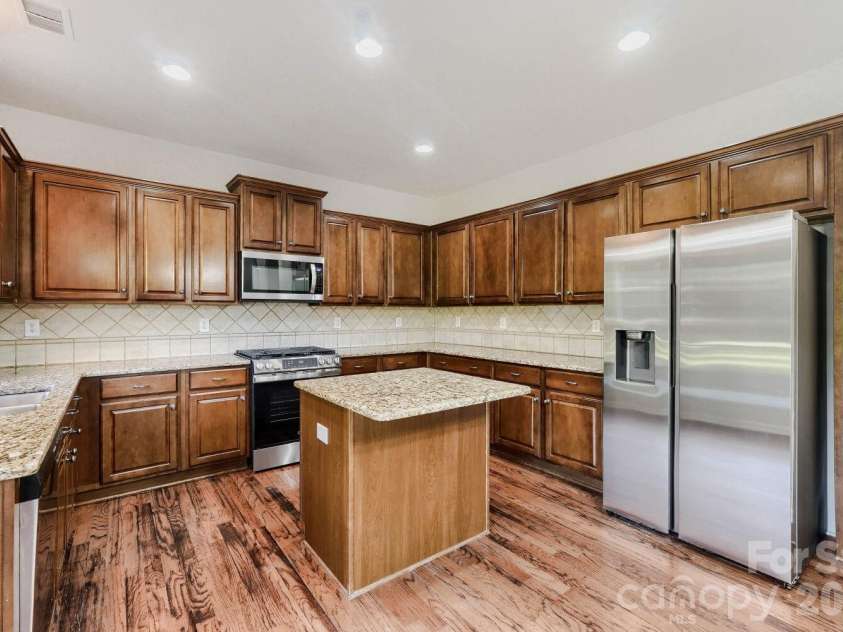 5613 Shenandoah Drive, Waxhaw, NC 28173.  MLS# CAR4392494, YatesRealty ID 30431. 