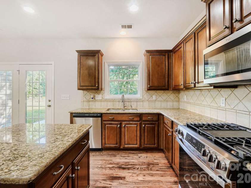5613 Shenandoah Drive, Waxhaw, NC 28173.  MLS# CAR4392494, YatesRealty ID 30431. 