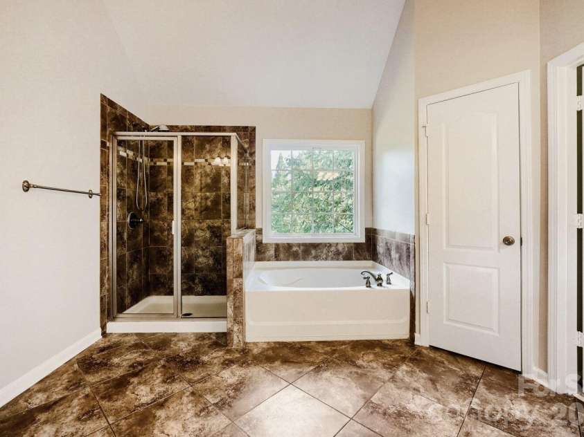 5613 Shenandoah Drive, Waxhaw, NC 28173.  MLS# CAR4392494, YatesRealty ID 30431. 