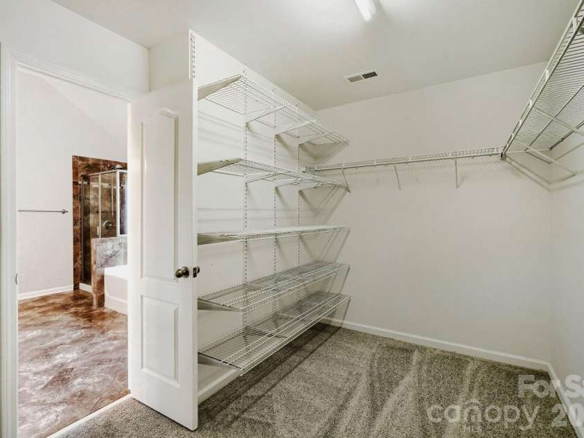 5613 Shenandoah Drive, Waxhaw, NC 28173.  MLS# CAR4392494, YatesRealty ID 30431. 
