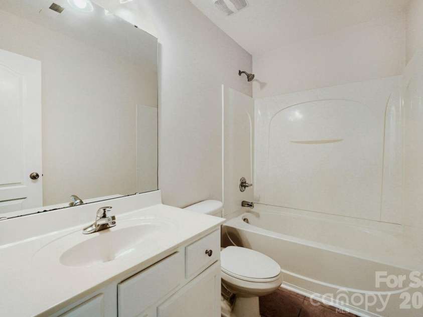 5613 Shenandoah Drive, Waxhaw, NC 28173.  MLS# CAR4392494, YatesRealty ID 30431. 