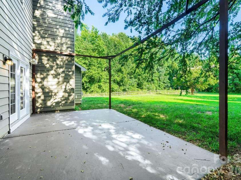 5613 Shenandoah Drive, Waxhaw, NC 28173.  MLS# CAR4392494, YatesRealty ID 30431. 