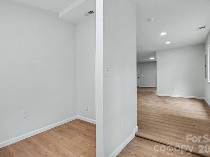 9118 Lakebrook Road, Charlotte, NC 28214.  MLS# CAR4381159, YatesRealty ID 30432. Laundry
