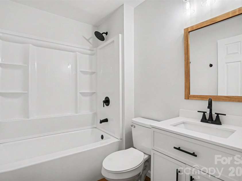 9118 Lakebrook Road, Charlotte, NC 28214.  MLS# CAR4381159, YatesRealty ID 30432. Second Bathroom