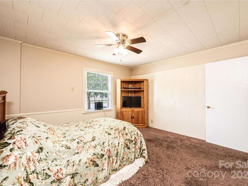 103 C Avenue, Maiden, NC 28650.  MLS# CAR4284913, YatesRealty ID 30433. 