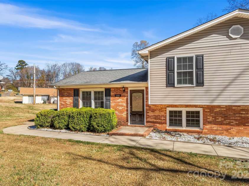 1401 Southwest Boulevard, Newton, NC 28658.  MLS# CAR4324616, YatesRealty ID 30434. 