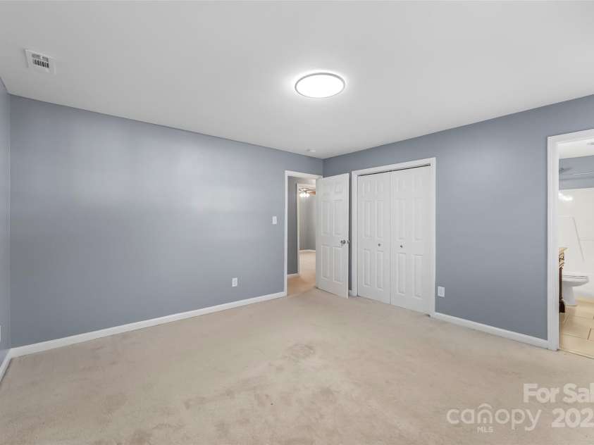 1401 Southwest Boulevard, Newton, NC 28658.  MLS# CAR4324616, YatesRealty ID 30434. 