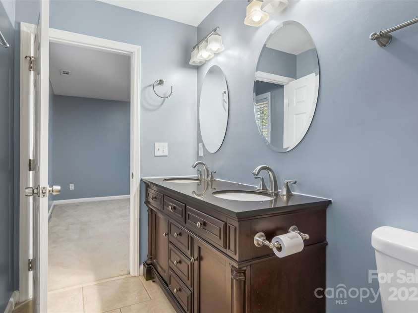 1401 Southwest Boulevard, Newton, NC 28658.  MLS# CAR4324616, YatesRealty ID 30434. 