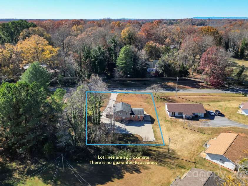 1401 Southwest Boulevard, Newton, NC 28658.  MLS# CAR4324616, YatesRealty ID 30434. 