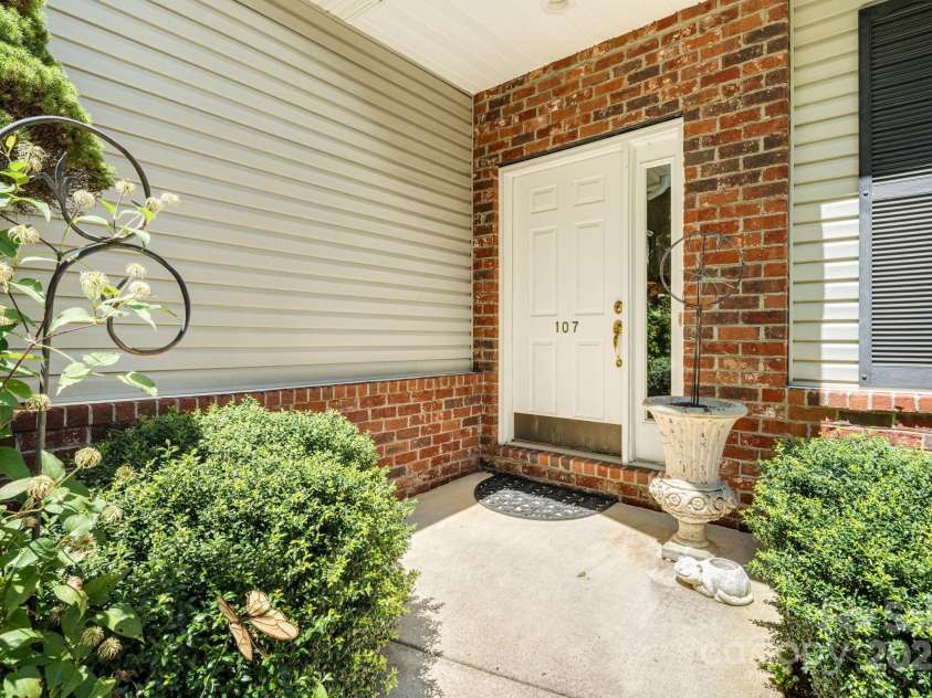 107 Poppy Lane, Asheville, NC 28803.  MLS# CAR4286587, YatesRealty ID 30435. 