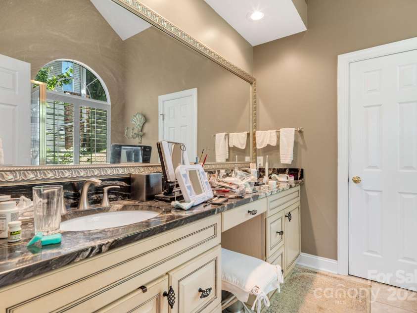 107 Poppy Lane, Asheville, NC 28803.  MLS# CAR4286587, YatesRealty ID 30435. 