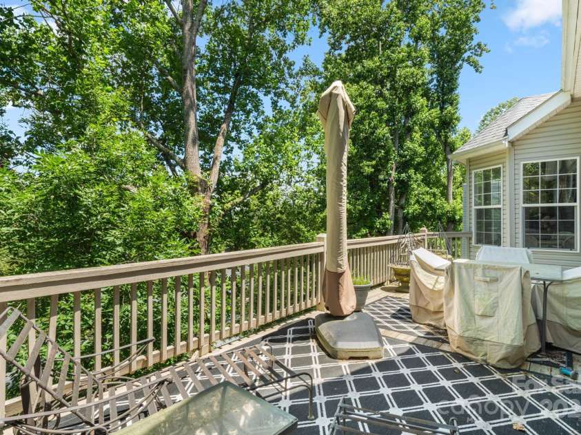 107 Poppy Lane, Asheville, NC 28803.  MLS# CAR4286587, YatesRealty ID 30435. 