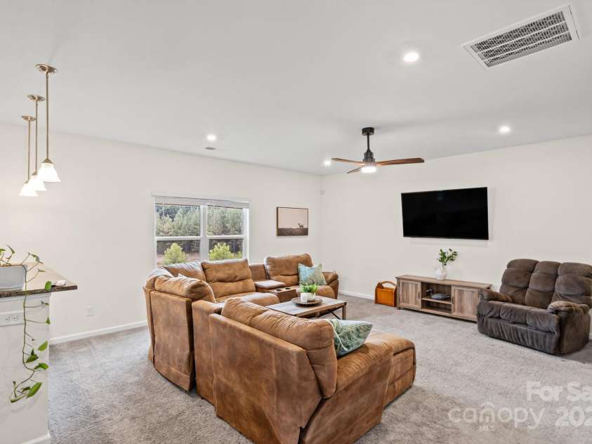 12908 Aberdeen Park Drive, Huntersville, NC 28078.  MLS# CAR4285491, YatesRealty ID 30436. 