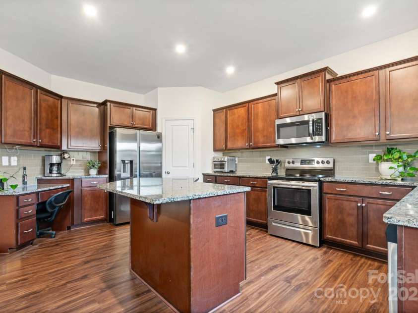 12908 Aberdeen Park Drive, Huntersville, NC 28078.  MLS# CAR4285491, YatesRealty ID 30436. 