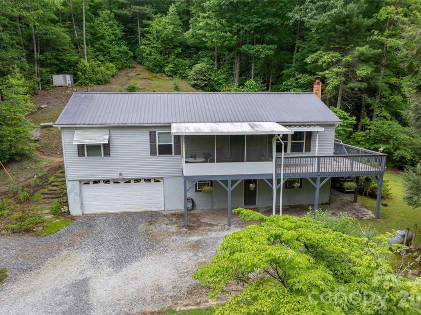 125 Round Mountain Road, Brevard, NC 28747.  MLS# CAR4391140, YatesRealty ID 30437. 