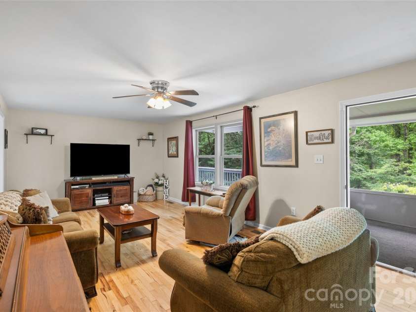 125 Round Mountain Road, Brevard, NC 28747.  MLS# CAR4391140, YatesRealty ID 30437. 