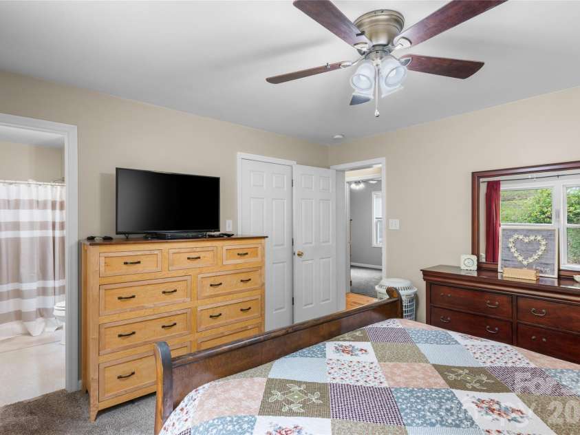125 Round Mountain Road, Brevard, NC 28747.  MLS# CAR4391140, YatesRealty ID 30437. 