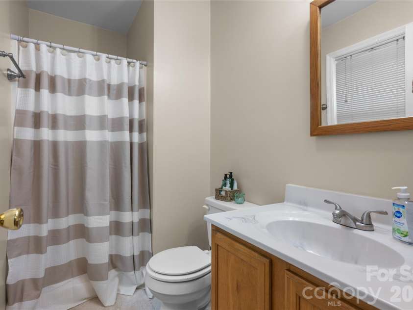 125 Round Mountain Road, Brevard, NC 28747.  MLS# CAR4391140, YatesRealty ID 30437. 