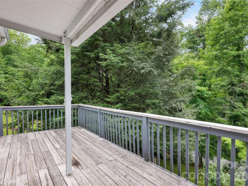 125 Round Mountain Road, Brevard, NC 28747.  MLS# CAR4391140, YatesRealty ID 30437. 