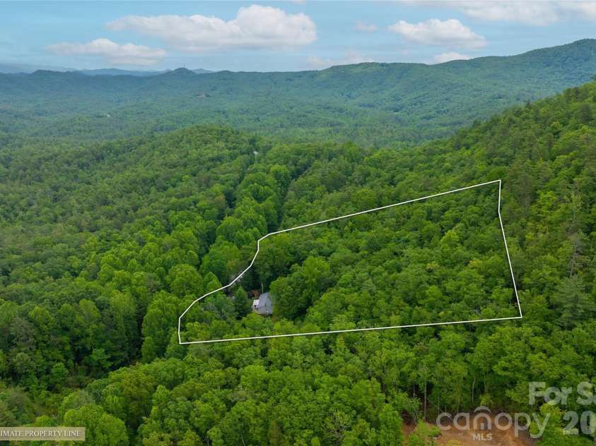 125 Round Mountain Road, Brevard, NC 28747.  MLS# CAR4391140, YatesRealty ID 30437. 