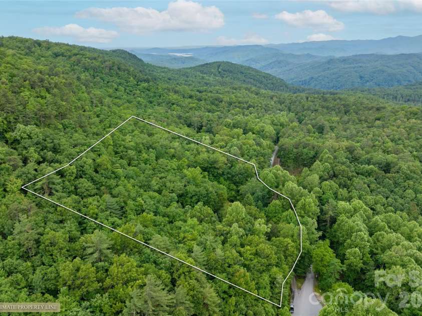 125 Round Mountain Road, Brevard, NC 28747.  MLS# CAR4391140, YatesRealty ID 30437. 