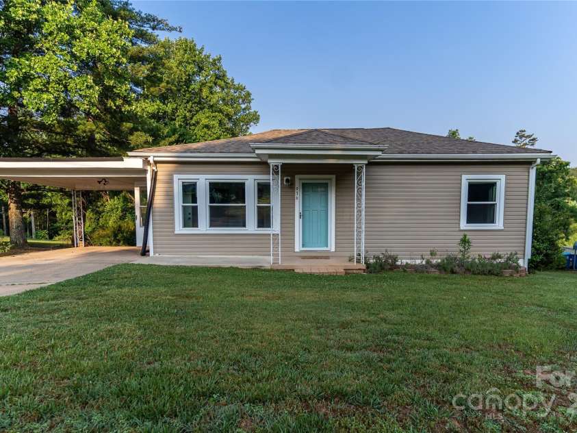 936 39th Street, Hickory, NC 28602.  MLS# CAR4287062, YatesRealty ID 30437. 