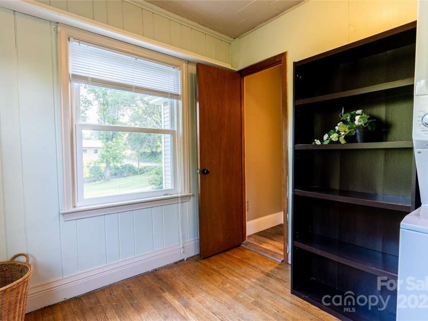 936 39th Street, Hickory, NC 28602.  MLS# CAR4287062, YatesRealty ID 30437. 