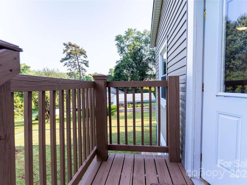936 39th Street, Hickory, NC 28602.  MLS# CAR4287062, YatesRealty ID 30437. 