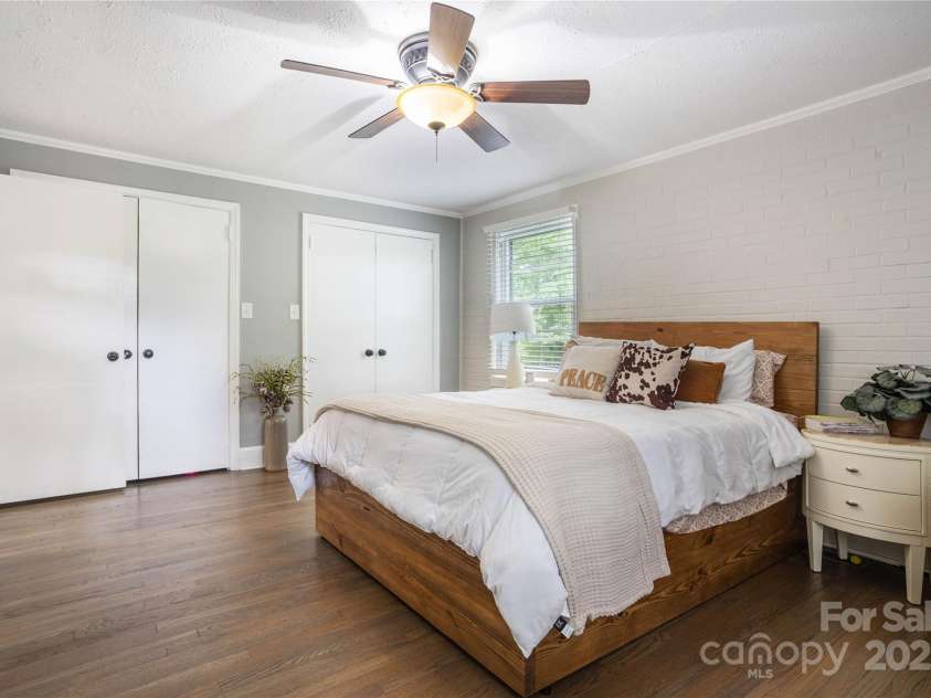 803 Woodside Drive, Kings Mountain, NC 28086.  MLS# CAR4266487, YatesRealty ID 30438. 