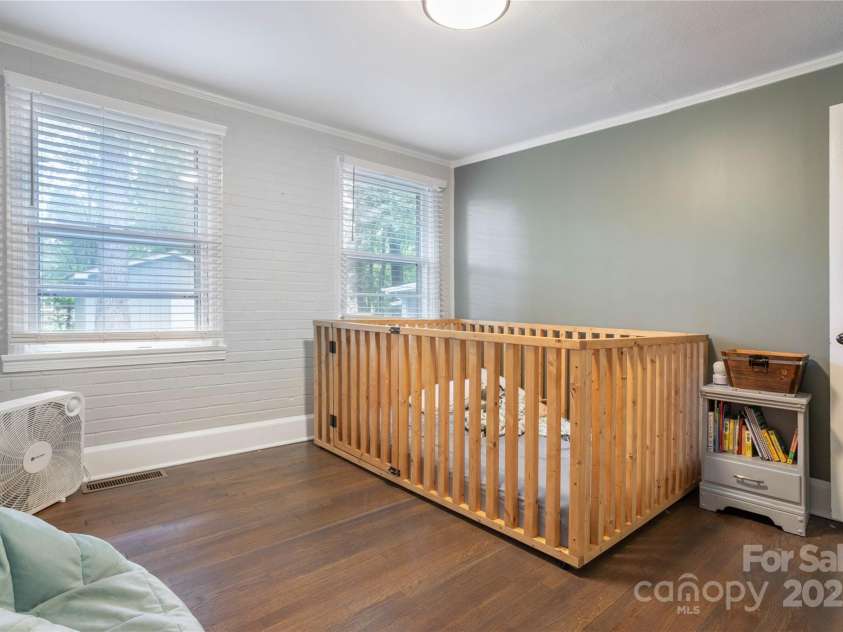 803 Woodside Drive, Kings Mountain, NC 28086.  MLS# CAR4266487, YatesRealty ID 30438. 