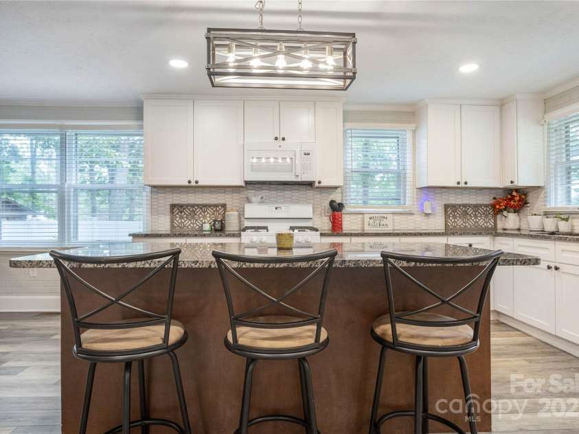 803 Woodside Drive, Kings Mountain, NC 28086.  MLS# CAR4266487, YatesRealty ID 30438. 