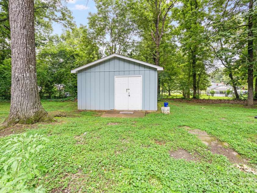 803 Woodside Drive, Kings Mountain, NC 28086.  MLS# CAR4266487, YatesRealty ID 30438. 