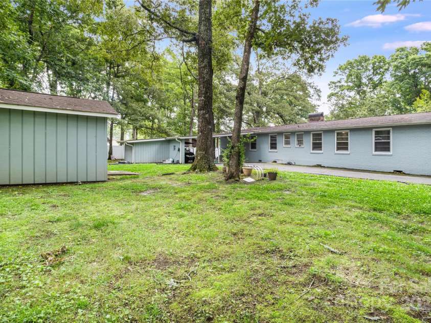 803 Woodside Drive, Kings Mountain, NC 28086.  MLS# CAR4266487, YatesRealty ID 30438. 